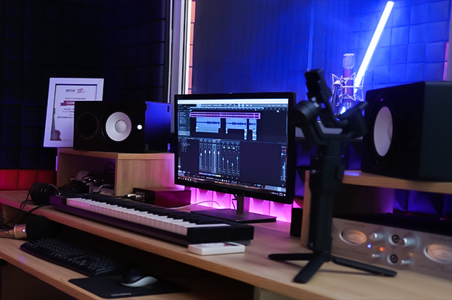bàn thu âm của hoa biên studio thủ đức